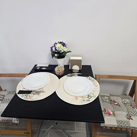 2 15 Minutes From Unirii