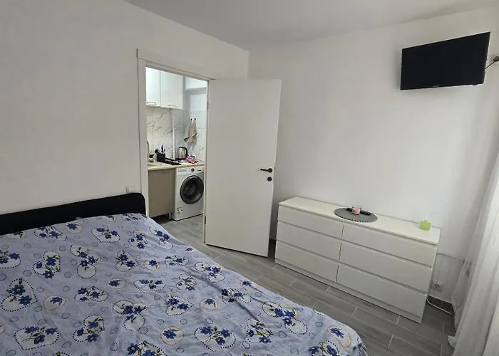 2 15 Minutes From Unirii *